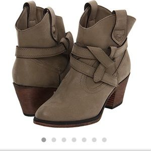 Rocket Dog Sayla Boots